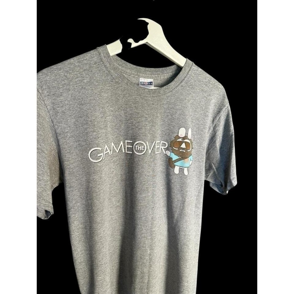 GameStop 2011 Conference Las‎ Vegas Promo Grey TShirt Size Medium Distressed